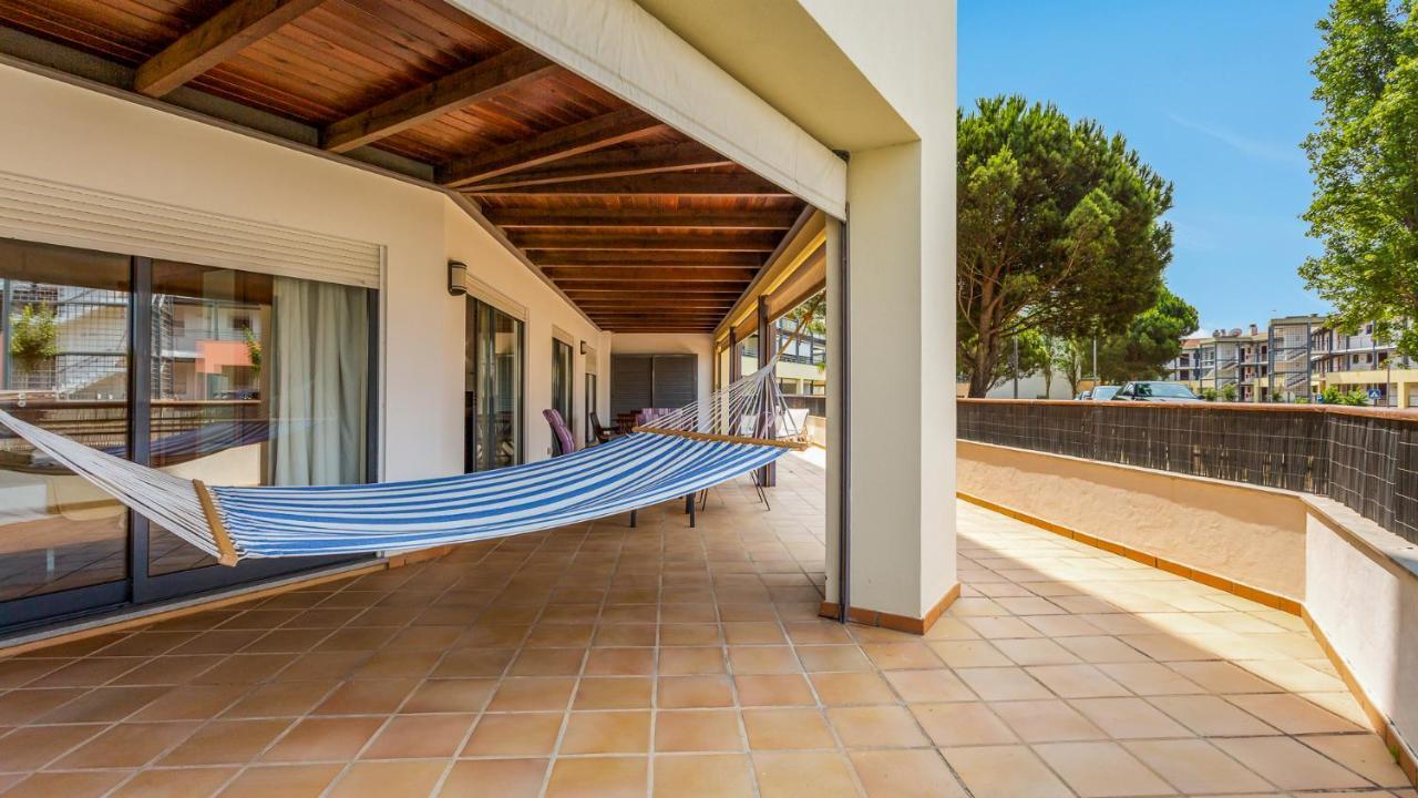 Wonderful Flat W/ Big Patio By Lovelystay Lagos Bagian luar foto