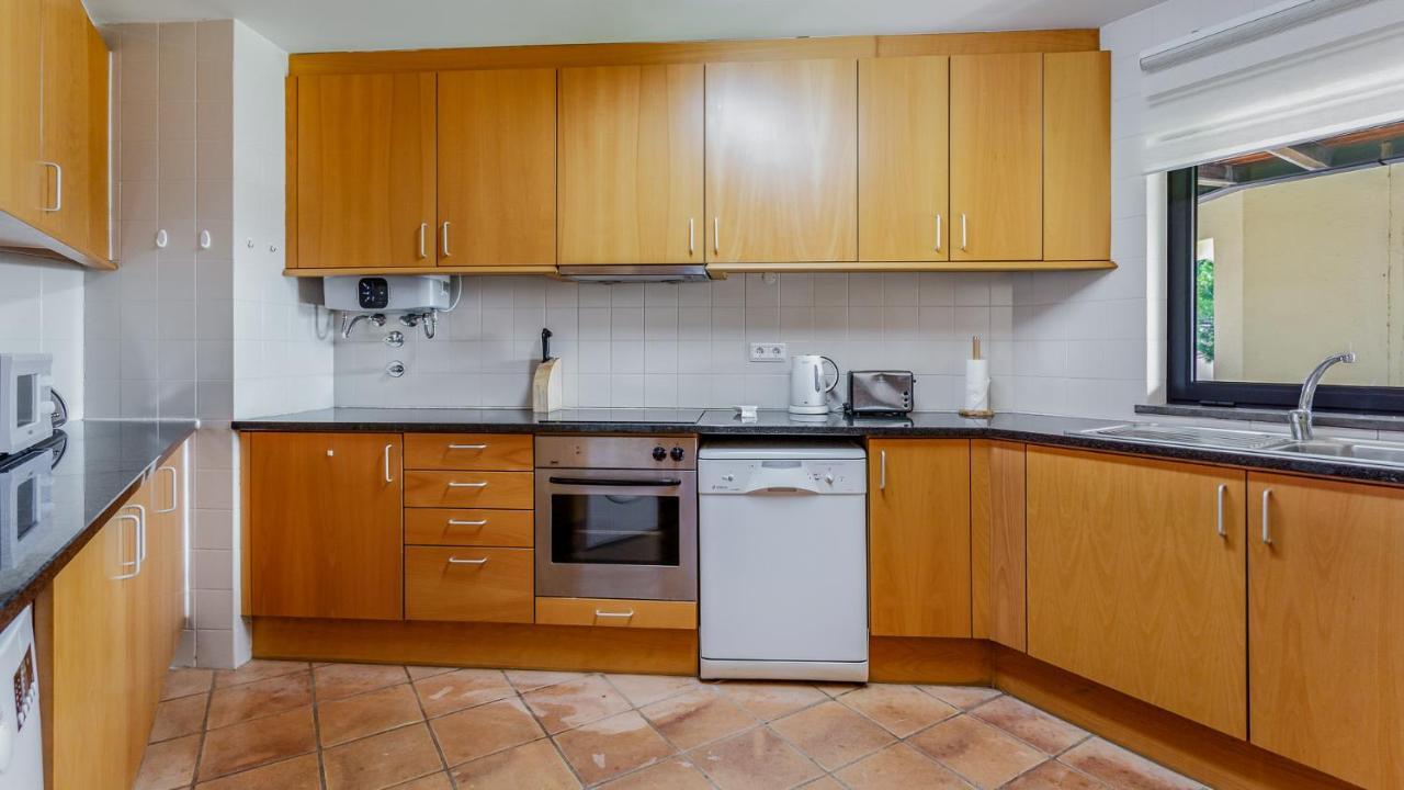 Wonderful Flat W/ Big Patio By Lovelystay Lagos Bagian luar foto